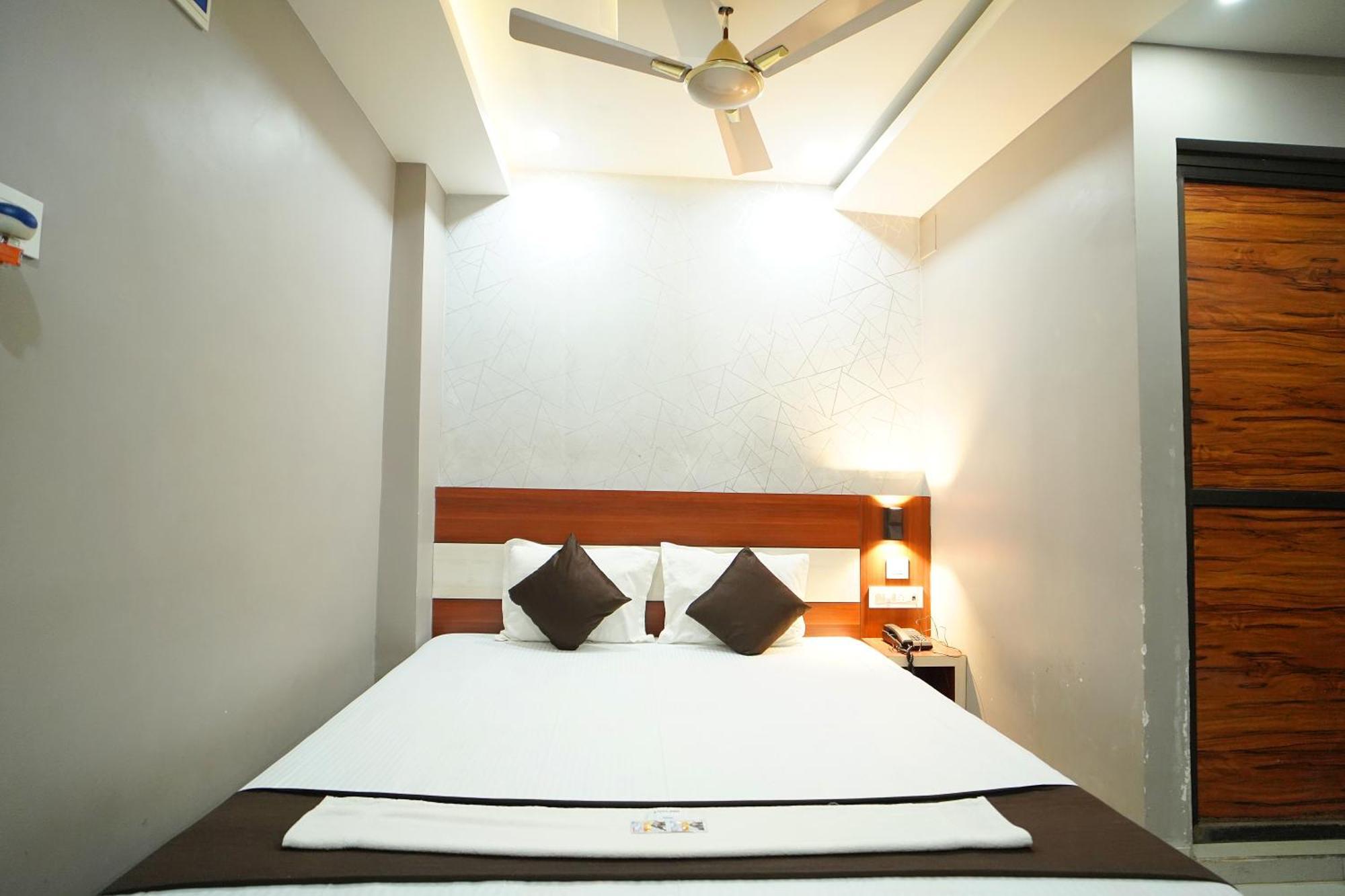 Hotel Marine Blue !! Beach Distance 50 Mts !! Digha  Exteriör bild